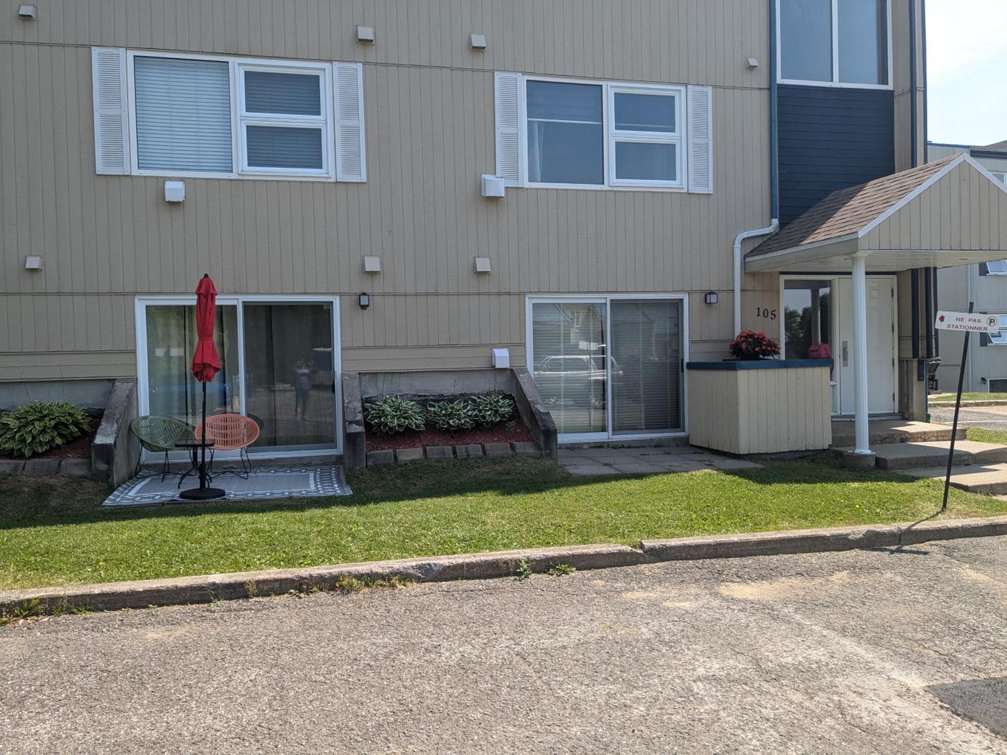 Bienvenue Chez Alice Et Daniel Apartment Saint-Ferreol-les-Neiges Exterior photo